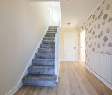 2 bedroom semi-detached bungalow to rent - Photo 2