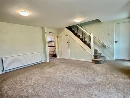 3 bedroom semi-detached house to rent - Photo 2