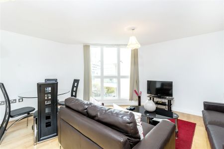 Water Gardens Square, Canada Water, London, SE16 flat to rent - Photo 5