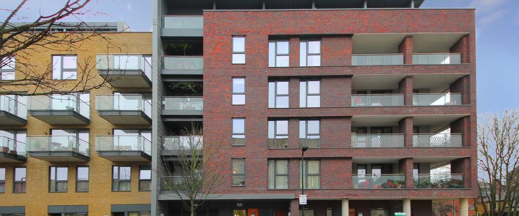 1 bedroom in a flat share to rent - Photo 1