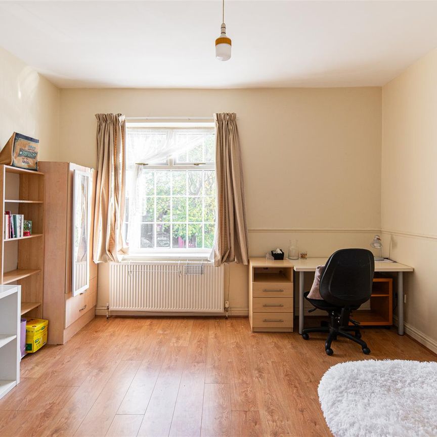 Lynnwood Terrace, Fenham, Newcastle Upon Tyne - Photo 1