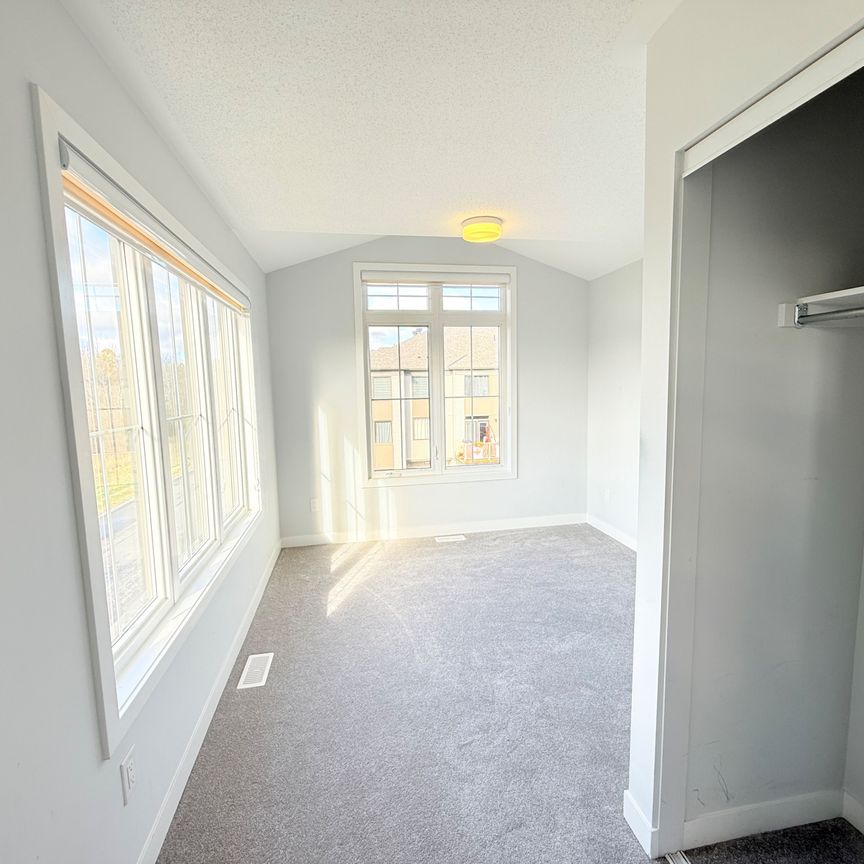 For Lease - 63 Stitch Mews, Stittsville - Munster - Richmond, Ontario - Photo 1