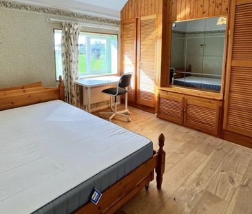 4 Bed End Terrace, Brabazon Road, BS34 - Photo 3