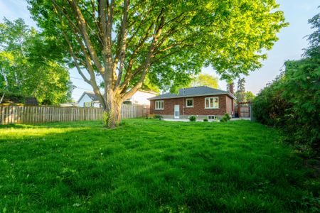 For Lease - 1071 Joan Drive, Burlington, Ontario - Photo 2