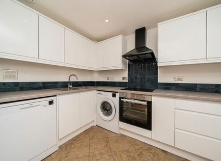 High Street - Photo 5