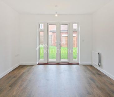 4 bedroom detached house to rent - Photo 2