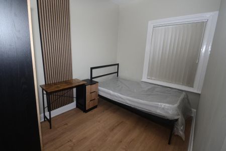 6 bedroom terraced house to rent - Photo 5