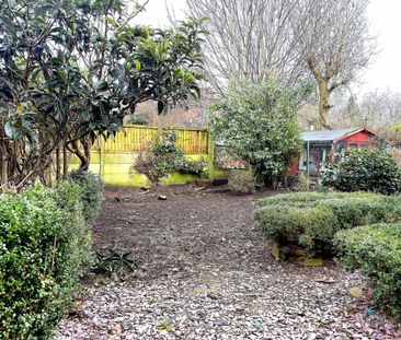Stunning Refurbished 3 Bed Semi Detached Family Home - Photo 5