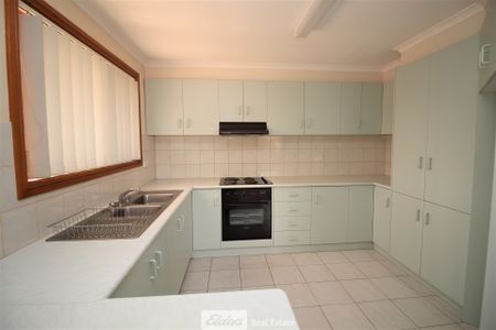 4/4 Gunbar Street - Photo 2