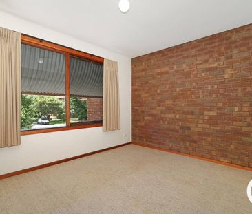 TWO-BEDROOM TOWNHOUSE IN A PERFECT LOCATION! - Photo 2