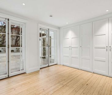 Beautifully renovated Georgian house overlooking the river Thames - Photo 5