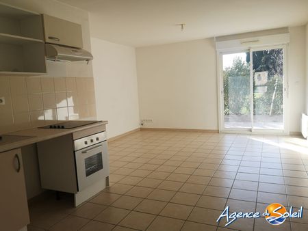 Location Appartement 3 pièces 60m² LEZIGNAN CORBIERES 11200 - Photo 2
