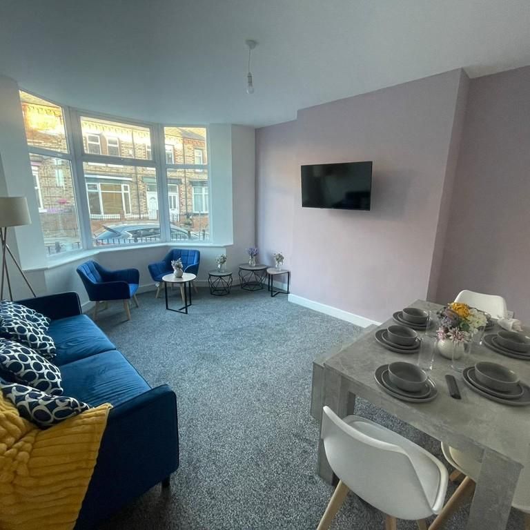 1 bedroom in a house share to rent - Photo 1