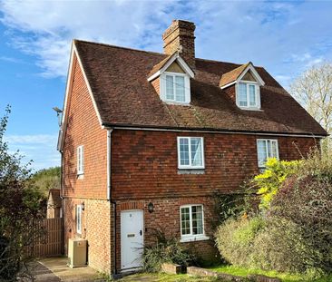 A charming Victorian cottage with garden and parking. - Photo 5