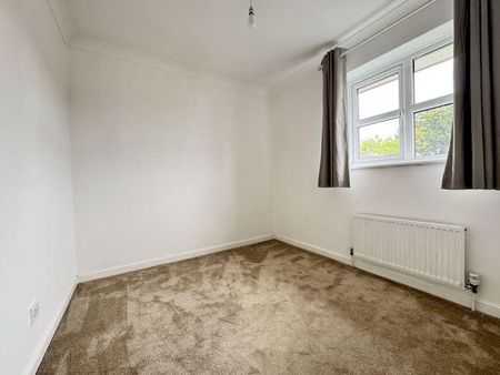 4 bedroom detached house to rent - Photo 2