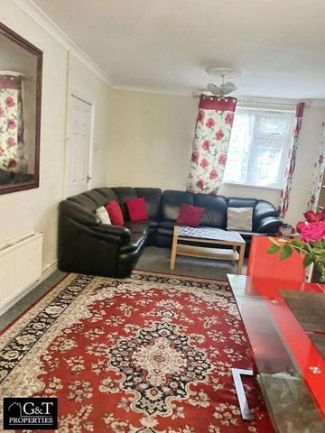 Queensway, Stourbridge, DY9 - Photo 3