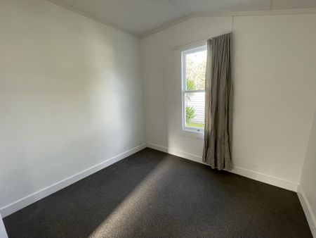Updated three-bedroom home - Photo 2
