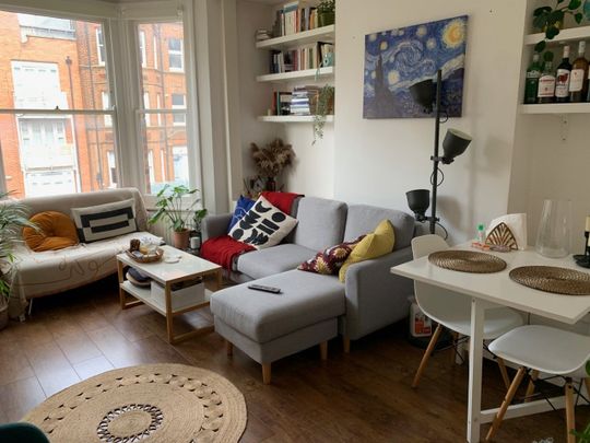 2 Bed Flat, Lithos Road, NW3 - Photo 1