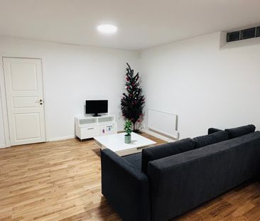 Plåtslagarvägen, Tullinge - Photo 1