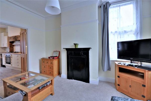 3 bedroom end of terrace house to rent - Photo 1