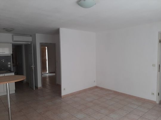 Location Appartement 2 pièces 50m² MEYNES 30840 - Photo 1