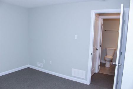 For Lease - 305 Eldorado Private Unit# A, Kanata, Ontario - Photo 3