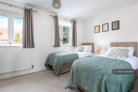 3 bedroom terraced house to rent - Photo 5