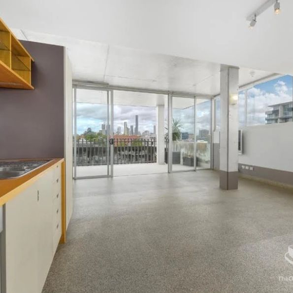 Woolstore Living with River & City Views! - Photo 1