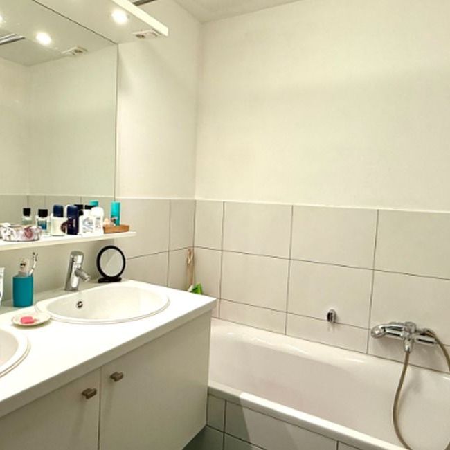 Appartement te huur in Deinze voor € 700 met 1 slaapkamer - Photo 1