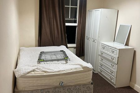 Clough Road, HULL - Photo 2