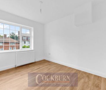 Dunkery Road, London SE9 - 4 Beds 3 Bathrooms! - Photo 5