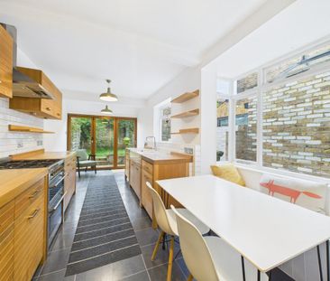 3 bedroom terraced house to rent - Photo 3
