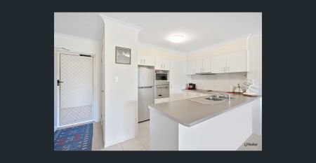 Modern Beachside Apartment in the Heart of Tugun – Walk to the Sand & Shops! - Photo 3