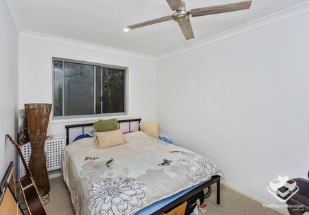 Renovated Apartment with Views - Photo 3