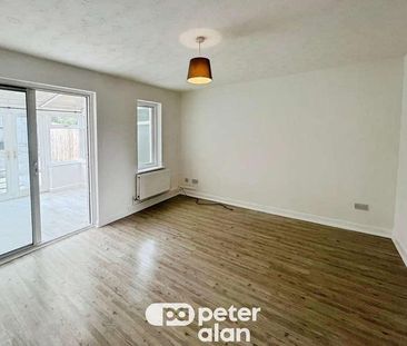 Clos Y Dolydd, Beddau, Pontypridd, CF38 - Photo 1