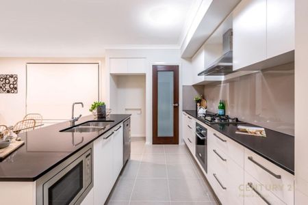 Beautiful Family Residence in Catherine Park Estate - Photo 5