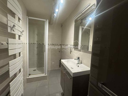 T2 AU COEUR DU CENTRE-VILLE D'ARLES, - Photo 1