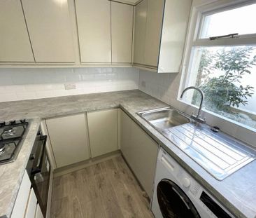 2 bedroom maisonette to rent - Photo 4