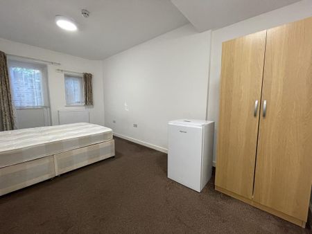 1 bedroom bedsit to rent - Photo 2