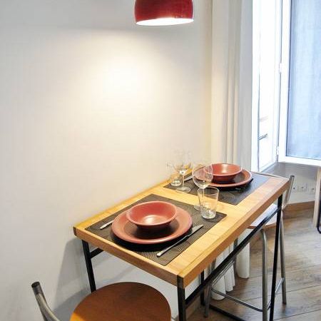 Logement à Paris, Location meublée - Photo 1