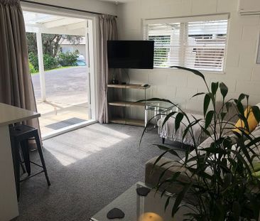 Charming 2BR Cockle Bay Flat - Photo 1