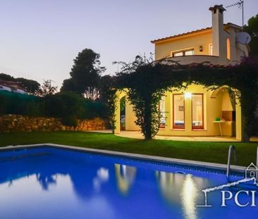 4 room luxury Detached House for rent in Pals, Catalonia - Photo 3