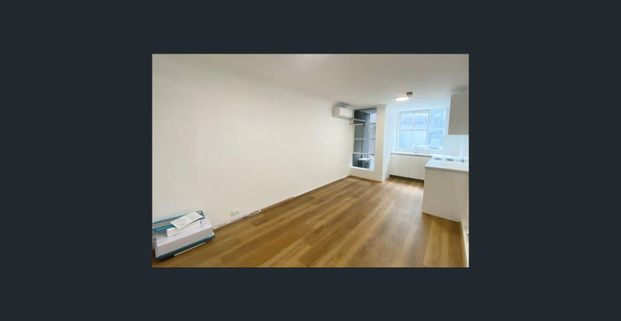 Modern Studio Apartment in the Heart of Darlinghurst - Photo 1
