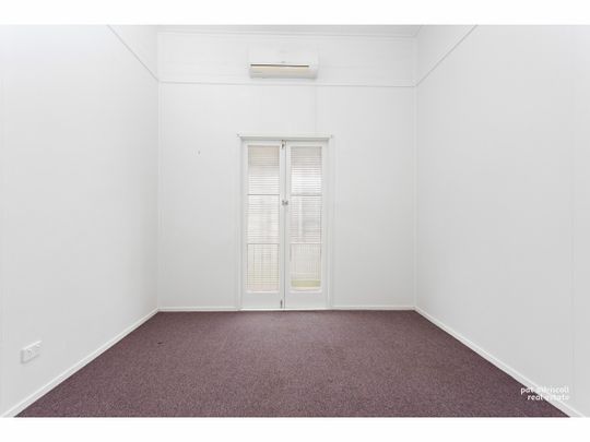 6 Wiseman Street, The Range - Photo 1