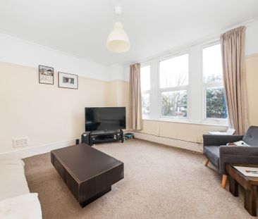 St. Mildreds Road, London, SE12 - Photo 3