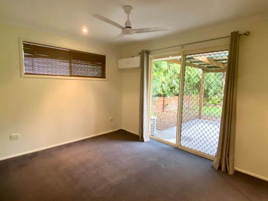 Comfortable Family Living in a Quiet Oxenford Pocket - Photo 1