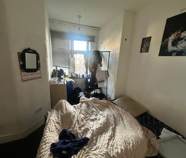 4 Bed Terraced House, Eastern Avenue, IG4 - Photo 5