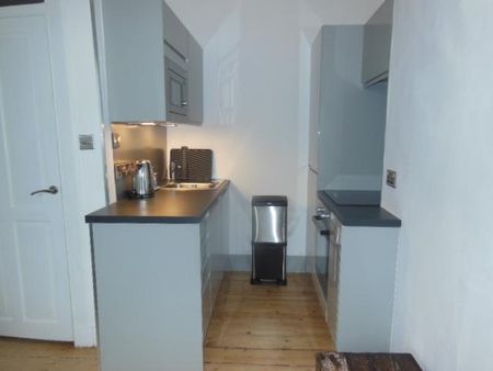 Studio to rent - Photo 3