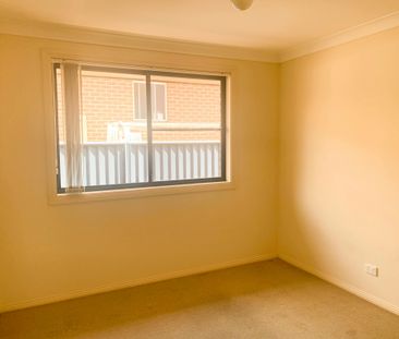 Modern Three Bedroom Home - Photo 2