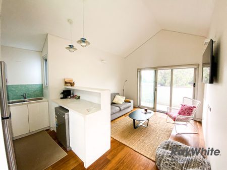 Fully Furnished Self Contained Granny Flat (Utilities included) - Photo 2